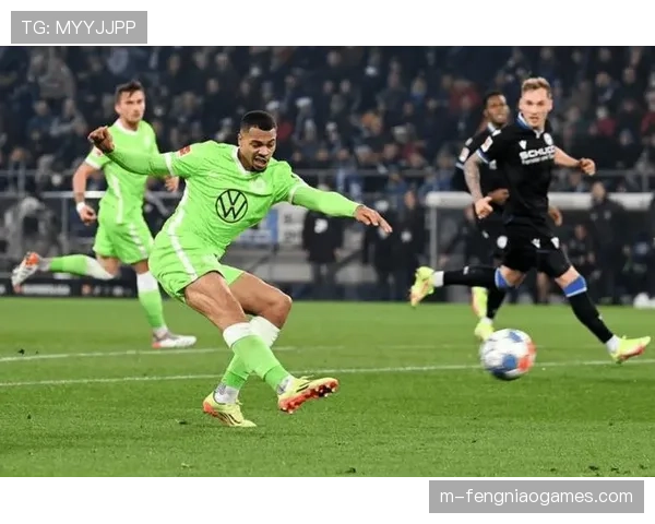 弗赖堡4-3狼堡，格里福点射破门助球队逃离降级区