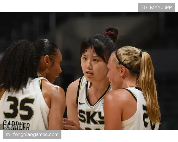 “季前热身赛：天空队加时险胜火花，新援李月汝贡献关键篮板”